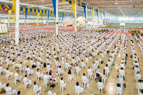 ภาพ No.318362:วันอาทิตย์ต้นเดือนที่ 5 เมษายน พ.ศ.2569 พิธีบูชาข้าวพระ ณ สภาธรรมกายสากล วัดพระธรรมกาย