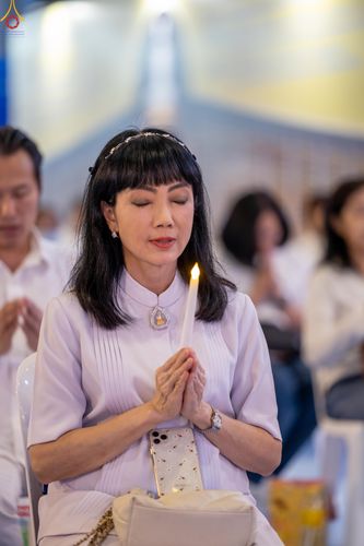 ภาพ No.280352:วันที่ 31 ธันวาคม พ.ศ.2568 -วันที่ 1 มกราคม พ.ศ.2569 พิธีฉลองชัยสวดมนต์บทธัมมจักกับปปวัตนสูตร ครบ 8,000,000,000 จบ , พิธีสวดมนต์ข้ามปี ณ วัดพระธรรมกาย