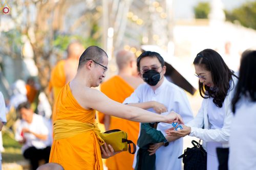 ภาพ No.300616:ภาพเบื้องหลังอาสาสมัครรวมใจ ชุดที่ 3 ในโครงการธรรมยาตรา กตัญญูบูชา มหาปูชนียาจารย์ พระมงคลเทพมุนี(สด จนฺทสโร) พระผู้ปราบมาร อนุสรณ์สถาน 7 แห่ง ปีที่ 14