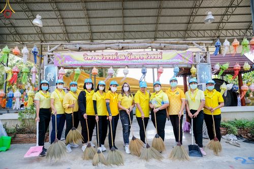 ภาพ No.71715:พระธรรมยาตรา ปฏิบัติศาสนกิจ ทำนุบำรุงศาสนสถาน, สวดธรรมจักร ,ปฏิบัติธรรม ร่วมกับชุมชน,นักเรียนเด็กดีวีสตาร์ และร่วมพิธีทอดผ้าป่าบำรุงศาสนสถาน ในโครงการธรรมยาตรากตัญญูบูชา มหาปูชนียาจารย์ พระมงคลเทพมุนี(สด จนฺทสโร) พระผู้ปราบมาร อนุสรณ์สถาน 7 แห่ง ปีที่ 11