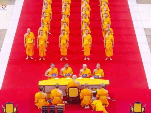 ภาพ No.338990:วันอาทิตย์ที่ 12 กรกฎาคม พ.ศ.2569 พิธีมุทิตาผู้สอบได้เปรียญธรรม ประโยค 1-2 ถึง ป.ธ.9 และ บ.ศ.1-2 ถึง บ.ศ.6 สำนักศาสนศึกษาวัดพระธรรมกาย ประจำปี 2569, พิธีมอบตราตั้งแต่งตั้งอาจารย์ใหญ่ สำนักศาสนศึกษาวัดพระธรรมกาย