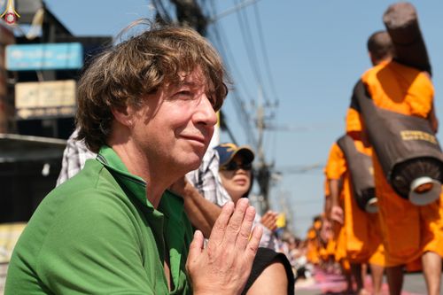 ภาพ No.304212:วันที่ 25 มกราคม พ.ศ. 2569 พิธีต้อนรับพระธรรมยาตรา  รร.สามัคคีราษฏร์บำรุง-วัดพระธรรมกาย ในโครงการธรรมยาตรา กตัญญูบูชา มหาปูชนียาจารย์ พระมงคลเทพมุนี(สด จนฺทสโร) พระผู้ปราบมาร อนุสรณ์สถาน 7 แห่ง ปีที่ 14