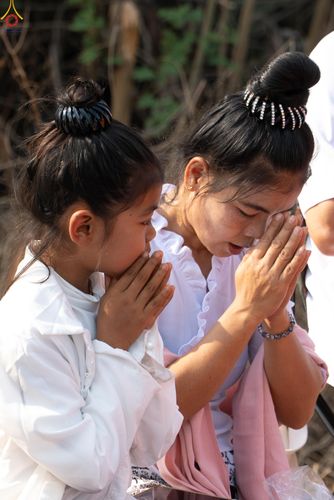 ภาพ No.299428:วันที่ 18 มกราคม พ.ศ. 2569 พิธีต้อนรับพระธรรมยาตรา ณ อนุสรณ์สถานลำดับที่ 5 สถานที่เผยแผ่วิชชาธรรมกายครั้งแรก อนุสรณ์สถานบางปลา วัดบางปลา อำเภอบางเลน จังหวัดนครปฐม ในโครงการธรรมยาตรา กตัญญูบูชา มหาปูชนียาจารย์ พระมงคลเทพมุนี(สด จนฺทสโร) พระผู้ปราบมาร อนุส