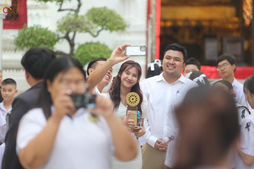 ภาพ No.289078:วันพุธที่ 17 ธันวาคม พ.ศ.2568 กิจกรรมเยาวชนไทยรวมใจทำความดี "เด็กดีมหานคร ต้นแบบด้านศีลธรรม" แข่งขันสอบตอบปัญหาศีลธรรมในพระพุทธศาสนา ครั้งที่ 7 และวันรวมพลังเด็กดี V-Star ประจำปี 2568 ณ วัดมหาธาตุยุวราชรังสฤษฎิ์ราชวรมหาวิหาร กรุงเทพมหานคร