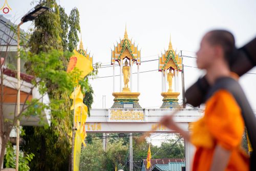 ภาพ No.295202:วันที่ 16 มกราคม พ.ศ. 2569 พิธีต้อนรับพระธรรมยาตรา อนุสรณ์สถานลำดับที่ 4 (ภาพชุดที่ 2) สถานที่เกิดด้วยกายธรรม ณ วัดโบสถ์บน ต.บางคูเวียง จ.นนทบุรี ในโครงการธรรมยาตรา กตัญญูบูชา มหาปูชนียาจารย์ พระมงคลเทพมุนี(สด จนฺทสโร) พระผู้ปราบมาร อนุสรณ์สถาน 7 แห่ง ปี