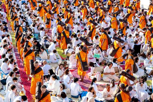 ภาพ No.292947:วันที่ 11 มกราคม พ.ศ. 2569 พิธีต้อนรับพระธรรมยาตรา ณ อนุสรณ์สถานลำดับที่ 3 (ภาพชุดที่ 2) สถานที่เกิดในเพศสมณะ วัดสองพี่น้อง อำเภอสองพี่น้อง จังหวัดสุพรรณบุรี ในโครงการธรรมยาตรา กตัญญูบูชา มหาปูชนียาจารย์ พระมงคลเทพมุนี(สด จนฺทสโร) พระผู้ปราบมาร อนุสรณ์สถ