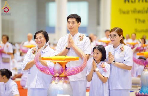 ภาพ No.215656:วันอาทิตย์ต้นเดือนที่ 6 เมษายน พ.ศ. 2568 ขบวนอัญเชิญผ้าป่าสมทบ มหาสังฆทาน 40,000 กว่าวัดทั่วประเทศ ณ สภาธรรมกายสากล วัดพระธรรมกาย