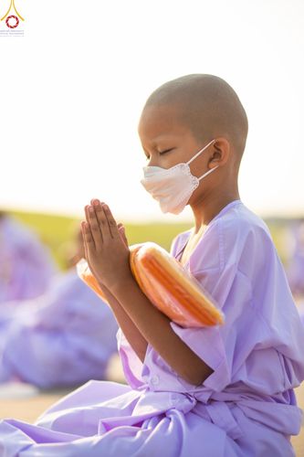 ภาพ No.79791:พิธีเวียนประทักษิณ ณ พระมหาธรรมกายเจดีย์ และพิธีวันทาเจดีย์ ในโครงการบรรพชาสามเณรฟื้นฟูพระพุทธศาสนาทั่วไทย วันเสาร์ที่ 8 เมษายน พ.ศ.2566