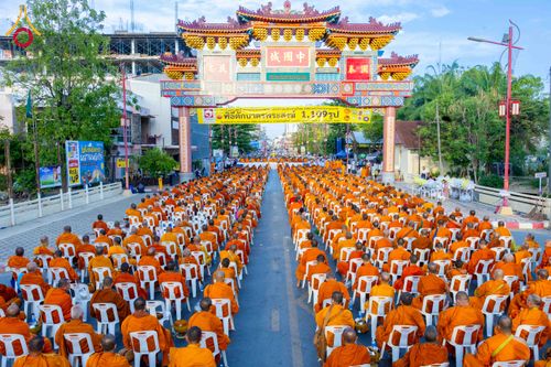 ภาพ No.313900:วันอาทิตย์ที่ 14 มีนาคม พ.ศ. 2569 ทำบุญเมืองหาดใหญ่ตักบาตรพระ 1,109 รูป เติมบุญใหญ่ หลังวิกฤตมหาอุทกภัย ณ ซุ้มประตูไชน่าทาวน์ ถนนศุภสารรังสรรค์ อ.หาดใหญ่ จ.สงขลา