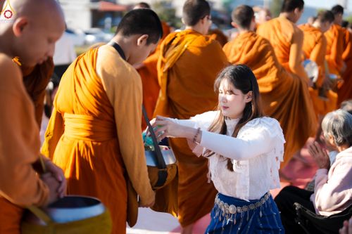 ภาพ No.281458:วันเสาร์ที่ 27 ธันวาคม พ.ศ.2568 พิธีตักบาตรพระ ๑,๐๐๐ รูป   เพื่อความเป็นสิริมงคลแก่ชีวิตและแผ่นดินไทย  มหากุศลครั้งยิ่งใหญ่แห่งปี ส่งท้ายปีเก่า ต้อนรับปีใหม่  ณ ถนนหน้าที่ว่าการอำเภอภูเรือ จังหวัดเลย