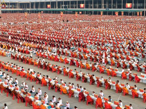 ภาพ No.324052:วันที่ 22 เมษายน พ.ศ.2569 (วันคุ้มครองโลก) พิธีถวายมหาสังฆทาน 40,000 กว่าวัดทั่วประเทศ ณ ลานธรรม พระมหาธรรมกายเจดีย์ วัดพระธรรมกาย