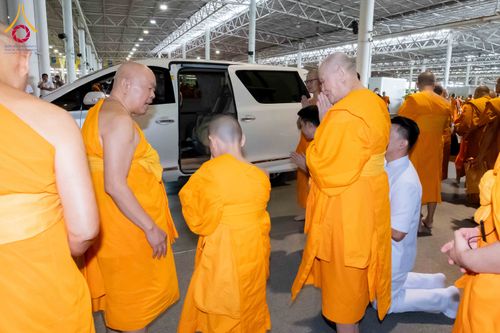 ภาพ No.342282:วันอาทิตย์ที่ 2 สิงหาคม พ.ศ.2569 พิธีถวายไทยธรรม คณะสงฆ์ 2,000 กว่าวัด ทั่วประเทศ, พิธีถวายไทยธรรม คณะสงฆ์ 323 วัด 4 จังหวัดชายแดนใต้ ณ สภาธรรมกายสากล วัดพระธรรมกาย