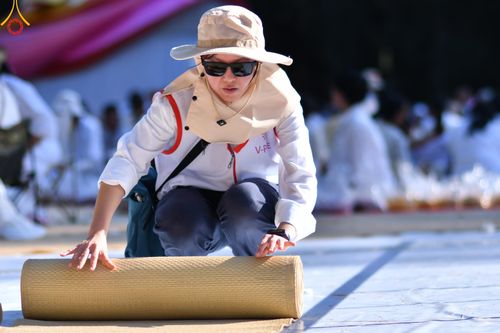 ภาพ No.105941:V.2 ทุ่มเท การเตรียมงาน เก็บงาน การรับบุญของเจ้าหน้าที่หน่วยงานต่างๆ เพื่อโครงการธรรมยาตรา กตัญญูบูชามหาปูชนียาจารย์ พระมงคลเทพมุนี (สด จนฺทสโร) พระผู้ปราบมาร อนุสรณ์สถาน 7 แห่ง ปีที่ 12 ระหว่างวันที่ 2 - 31 มกราคม พ.ศ.2567