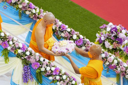 ภาพ No.81622:พิธีหล่อพระประธานเพื่อประดิษฐาน ณ ห้องแก้วสารพัดนึก 2 เนื่องในวันวิสาขบูชา วันเสาร์ที่ 3 มิถุนายน 2566 ณ วัดพระธรรมกาย จ.ปทุมธานี