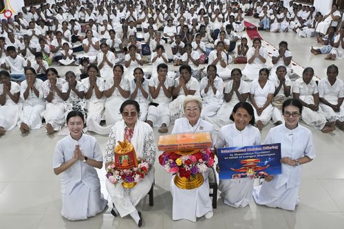 ภาพ No.278785:วันที่ 30 ตุลาคม 2568 กฐินสมทบวัดต่างประเทศ โดยคณะศิษยานุศิษย์ บูชาธรรม 81 ปี หลวงพ่อธัมมชโย ณ วัดศรีธรรมานันทะ บาลังโกด้า ประเทศศรีลังกา วัดสังฆราช อมรปุระนิกาย สมเด็จไมตรี มูรตี