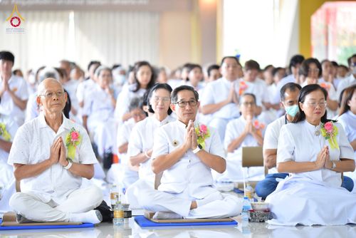 ภาพ No.346604:วันอาทิตย์ที่ 30 สิงหาคม พ.ศ.2569 พิธีทอดผ้าป่า สวดธรรมจักรกัปปวัตนสูตรกลั่นแผ่นดินโปรยรัตนชาติ  สถาปนาองค์พระเจดีย์เพื่อสร้างสันติภาพโลก  ณ ศูนย์ปฏิบัติธรรมพนมสารคาม (เพชรตะวัน) จังหวัดฉะเชิงเทรา