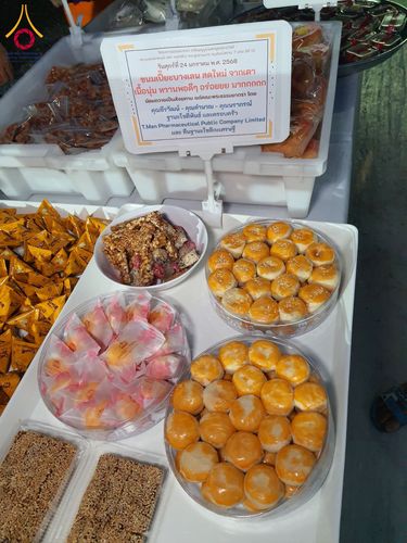 ภาพ No.200928:พิธีถวายภัตตาหารเป็นสังฆทาน แด่พระธรรมยาตรา ณ อนุสรณ์สถานบางปลา วัดบางปลา อำเภอบางเลน จังหวัดนครปฐม ในโครงการธรรมยาตรา กตัญญูบูชา มหาปูชนียาจารย์ พระมงคลเทพมุนี(สด จนฺทสโร) พระผู้ปราบมาร อนุสรณ์สถาน 7 แห่ง ปีที่ 13 วันที่ 24 มกราคม พ.ศ. 2568