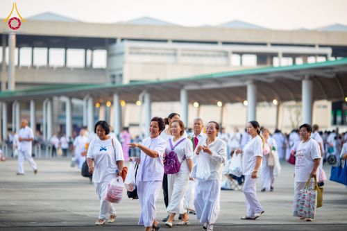 ภาพ No.209391:วันอาทิตย์ที่ 2 มีนาคม พ.ศ. 2568 พิธีตักบาตร ข้าวสารอาหารแห้ง ณ บ้านแก้วเรือนทองคุณยายฯ สภาธรรมกายสากล วัดพระธรรมกาย