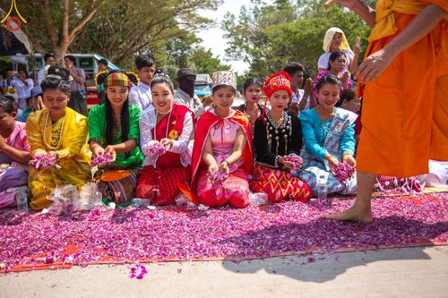 ภาพ No.129063:พระธรรมยาตราเดินธรรมยาตรา ณ ชุมชนรอบศูนย์ปฏิบัติธรรมภาคใต้ อ.บางกล่ำ จ.สงขลา วันที่ 10 มีนาคม พ.ศ. 2567