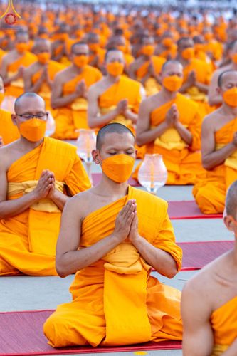 ภาพ No.122034:พิธีจุดประทีปถวายเป็นพุทธบูชา และบูชาธรรมมหาปูชนียาจารย์ พระมงคลเทพมุนี(สด จนฺทสโร) ในโครงการธรรมยาตรา กตัญญูบูชา มหาปูชนียาจารย์ พระมงคลเทพมุนี(สด จนฺทสโร) พระผู้ปราบมาร อนุสรณ์สถาน 7 แห่ง ปีที่ 12 วันที่ 31 มกราคม พ.ศ. 2567 ณ วัดพระธรรมกาย จ.ปทุมธานี