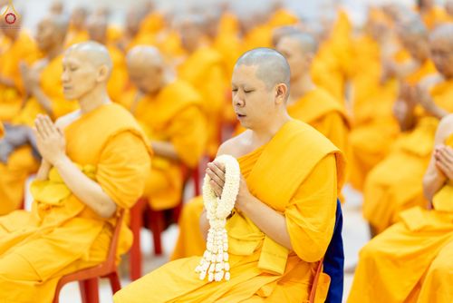 ภาพ No.243664:วันอาทิตย์ที่ 7 กันยายน พ.ศ. 2568 พิธีบูชาครูผู้ค้นพบวิชชาธรรมกาย , พิธีบูชาข้าวพระ ณ สภาธรรมกายสากล วัดพระธรรมกาย