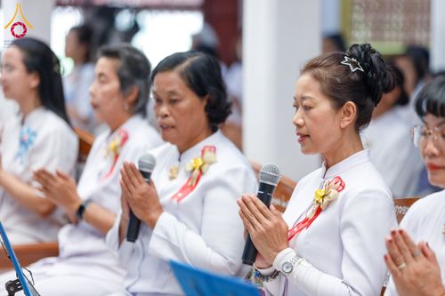 ภาพ No.202206:พิธีเจริญพระพุทธมนต์ ปฏิบัติธรรม มอบทุนการศึกษา ถวายสังฆทาน 108 วัด เพื่อถวายเป็นพุทธบูชา และขับเคลื่อนโครงการหมู่บ้านรักษาศีล 5 โดยคณะสงฆ์จังหวัดนครปฐม คณะศิษยานุศิษย์วัดพระธรรมกาย โครงการธรรมยาตรา ปีที่ 13 ณ วัดบางปลา อำเภอบางเลน จังหวัดนครปฐม