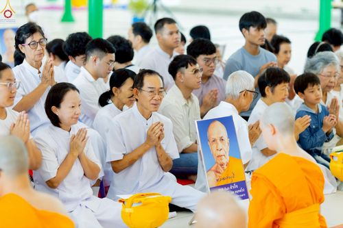 ภาพ No.229209:วันเสาร์ที่ 14 มิถุนายน พ.ศ. 2568 พิธีบรรพชา , พิธีถวายบาตร , พิธีอุปสมบท ในโครงการบรรพชาอุปสมบทหมู่ ผู้บริหารรุ่นที่ 15 และ อุดมศึกษา รุ่นที่ 52 ณ โบสถ์พระไตรปิฎก วัดพระธรรมกาย