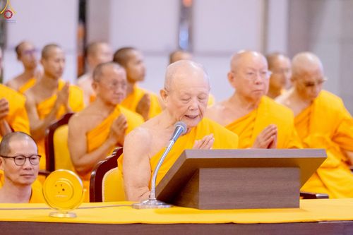 ภาพ No.236407:วันที่ 3 สิงหาคม พ.ศ. 2568 พิธีถวายมหาสังฆทานคณะสงฆ์ 2,000 กว่าวัดทั่วประเทศ ปีที่ 25 , พิธีถวายไทยธรรมคณะสงฆ์ 323 วัด 4 จังหวัดชายแดนภาคใต้ ณ วัดพระธรรมกาย