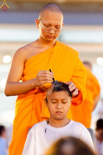 ภาพ No.213720:วันอาทิตย์ที่ 30 มีนาคม พ.ศ. 2568 พิธีตัดปอยผม โครงการหน่อแก้วเปรียญธรรม รุ่นที่ 13 ณ ค่ายจองแชมป์ หมู่กุฏิสามเณรเปรียญธรรม วัดพระธรรมกาย