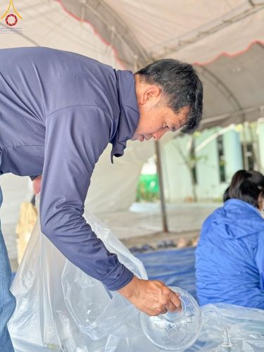 ภาพ No.127511:V.31 ทุ่มเทเพื่อบางกล่ำ การเตรียมงานของเจ้าหน้าที่หน่วยงานต่างๆ  เพื่องานธรรมยาตราอัญเชิญพระบรมสารีริกธาตุ ประดิษฐาน ณ มหารัตนเจดีย์สิริปทุมสวรรค์ (เจดีย์อริยพุทธะ 5 พระองค์) ณ ศูนย์ปฏิบัติธรรมภาคใต้ อ.บางกล่ำ จ.สงขลา ระหว่างวันที่ 9-10 มีนาคม พ.ศ. 2567