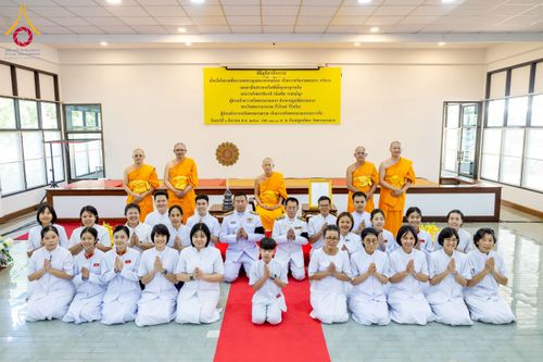 ภาพ No.276748:วันเสาร์ที่ 6 ธันวาคม พ.ศ. 2568 พิธีมุทิตาสักการะ เนื่องในโอกาสที่พระเดชพระคุณพระพรหมดิลก เจ้าอาวาสวัดสามพระยา วรวิหาร เมตตาเป็นประธานในพิธีตั้งฐานานุกรมใน พระราชวิเทศวชิรเวที (บัณฑิต วรปญฺโญ) ผู้ช่วยเจ้าอาวาสวัดพระธรรมกาย (ไวโรจน์ วิโรจโน) ผู้ช่วยเจ้าอา