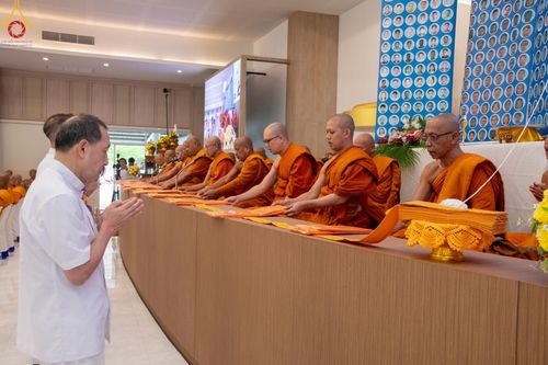 ภาพ No.142210:พิธีถวายสังฆทานแด่คณะสงฆ์ 323 วัด ปีที่ 20 ครั้งที่ 170 , พิธีมอบกองทุนหนุนแรงใจช่วยครูใต้ ปีที่ 17 ครั้งที่ 135 และพิธีทำบุญอุทิศส่วนกุศลให้ผู้วายชนม์ วันเสาร์ที่ 22 มิถุนายน พ.ศ.2567 ณ ศูนย์ปฏิบัติธรรมภาคใต้ อ.บางกล่ำ จ.สงขลา