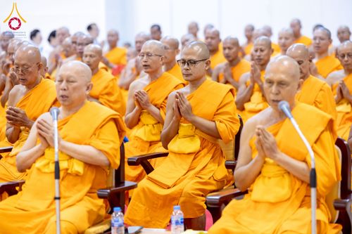 ภาพ No.264359:วันอาทิตย์ที่ 2 พฤศจิกายน พ.ศ. 2568 พิธีบูชาข้าวพระ ณ สภาธรรมกายสากล วัดพระธรรมกาย