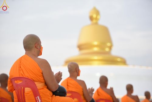 ภาพ No.118526:พิธีตักบาตรพระธรรมยาตรา ปีที่ 12 ณ อนุสรณ์สถานลำดับที่ 5 สถานที่เผยแผ่วิชชาธรรมกายครั้งแรก อนุสรณ์สถานบางปลา จ.นครปฐม วันที่ 25 มกราคม พ.ศ. 2567