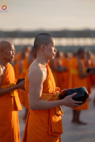 ภาพ No.187795:พิธีตักบาตรฉลองพระใหม่ ต้อนรับพุทธศักราช 2568 ณ ลานธรรมพระมหาธรรมกายเจดีย์ วัดพระธรรมกาย จ.ปทุมธานี วันที่ 1 มกราคม พ.ศ. 2568