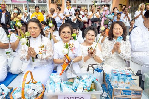 ภาพ No.237119:วันอาทิตย์ที่ 10 สิงหาคม พ.ศ. 2568 มหาสังฆทานครั้งยิ่งใหญ่ ตักบาตรพระ 10,000 รูป ถ.นิพัทธ์อุทิศ 3 ใจกลางนครหาดใหญ่ จ.สงขลา (ชุดที่ 2)