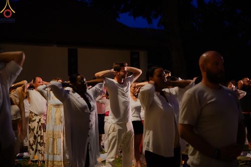 ภาพ No.156442:วัดพุทธบาหลีและวัดพระธรรมกาย จัดปฏิบัติธรรมนานาชาติ 1,151 คนจาก 78 ประเทศ ใน "วันสันติภาพสากล" ณ บาหลี อินโดนีเซีย วันเสาร์ที่ 21 กันยายน พ.ศ. 2567 เวลา 16.00-21.00 น. ณ พิพิธภัณฑ์ ARMA เมืองอูบุด จังหวัดบาหลี ประเทศอินโดนีเซีย