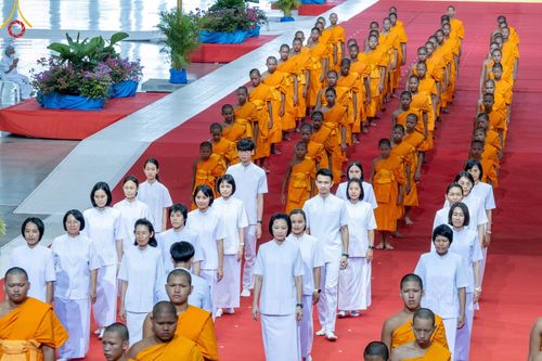 ภาพ No.153256:พิธีมุทิตาสักการะ พระภิกษุ-สามเณร ผู้สอบไล่ได้เปรียญธรรม ประโยค 1-2 ถึงประโยค ป.ธ.9 และบาลีศึกษา ประโยค1-2 ถึง บ.ศ.9 , พิธีมอบดวงแก้วสามเณรผู้ทรงบาลีไวยากรณ์ วัดพระธรรมกาย และ ศูนย์ส่งเสริมศีลธรรมในประเทศและต่างประเทศ วันอาทิตย์ที่ 8 กันยายน พ.ศ.2567