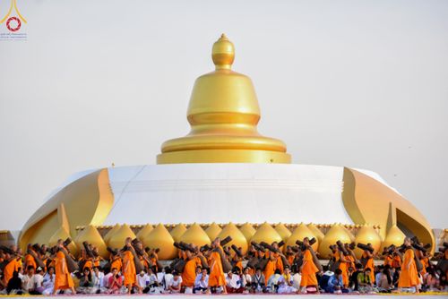 ภาพ No.198195:พิธีต้อนรับพระธรรมยาตรา ณ อนุสรณ์สถานลำดับที่ 5 สถานที่เผยแผ่วิชชาธรรมกายครั้งแรก อนุสรณ์สถานบางปลา วัดบางปลา อำเภอบางเลน จังหวัดนครปฐม ในโครงการธรรมยาตรา กตัญญูบูชา มหาปูชนียาจารย์ พระมงคลเทพมุนี(สด จนฺทสโร) พระผู้ปราบมาร ปีที่ 13 วัน 19 มกราคม พ.ศ.2568