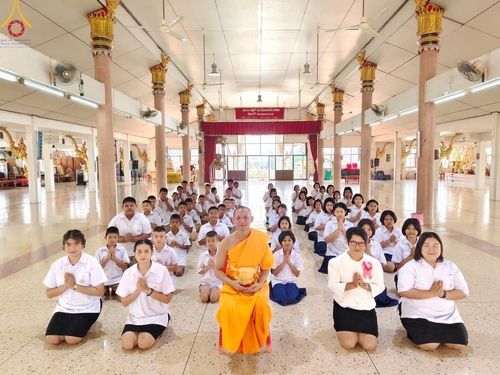 ภาพ No.200554:พิธีทอดผ้าป่าทำนุบำรุงศาสนสถาน ณ วัดรางกำหยาด ตำบลบางภาษี อำเภอบางเลน จังหวัดนครปฐม ในโครงการธรรมยาตรา กตัญญูบูชา มหาปูชนียาจารย์ พระมงคลเทพมุนี(สด จนฺทสโร) พระผู้ปราบมาร อนุสรณ์สถาน 7 แห่ง ปีที่ 13 วันที่ 22 มกราคม พ.ศ. 2568