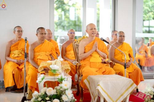 ภาพ No.239453:วันอาทิตย์ที่ 17 สิงหาคม พ.ศ. 2568 พิธีกดปุ่มอัญเชิญรูปเหมือน พระมงคลเทพมุนี (สด จันทสโร)  ณ มหาวิหารแก้วพระมงคลเทพมุนี  ศูนย์ปฏิบัติธรรมแก้วเมืองเลย