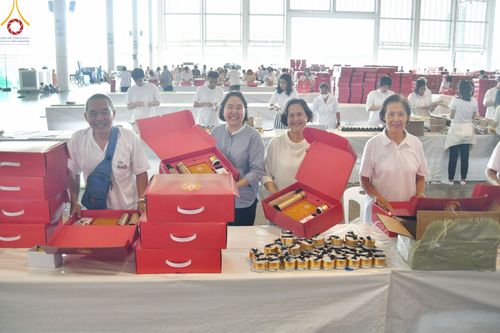 ภาพ No.212085:วันจันทร์ที่ 17 มีนาคม พ.ศ. 2568 บุญบรรจุกล่องไทยธรรม เพื่อถวายแด่พระสังฆาธิการ 40,000 กว่าวัดทั่วไทย ในวันคุ้มครองโลก 22 เมษายน พ.ศ. 2568 ณ บ้านแก้วเรือนทองคุณยายฯ วัดพระธรรมกาย