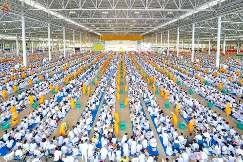 ภาพ No.263933:วันอาทิตย์ที่ 2 พฤศจิกายน พ.ศ. 2568 พิธีตักบาตรอาทิตย์ต้นเดือน ณ บ้านแก้วเรือนทองคุณยายฯ วัดพระธรรมกาย