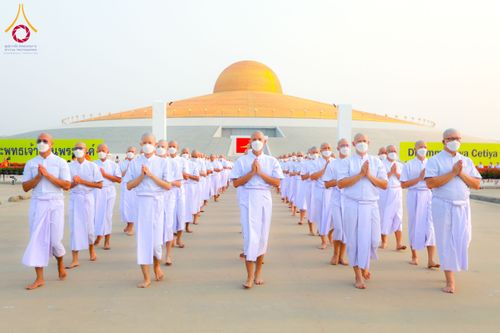 ภาพ No.63200:โครงการอุปสมบทหมู่ บูชาธรรมหลวงพ่อธัมมชโย พ.ศ.2567 ณ ลานธรรม พระมหาธรรมกายเจดีย์ วัดพระธรรมกาย วันที่ 13 เมษายน พ.ศ.2567