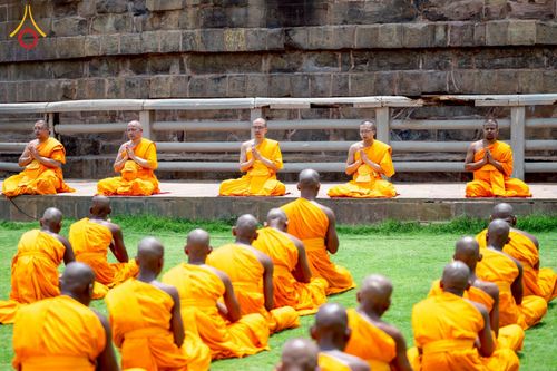 ภาพ No.231102:วันที่ 1 กรกฎาคม พ.ศ. 2568 โครงการบรรพชาสามเณร 300 รูป ถวายเป็นพุทธบูชา  วันอาสาฬหบูชา ณ จุดกำเนิดพระรัตนตรัย  ต้นแหล่งธัมมจักกัปปวัตตนสูตร เมืองพาราณสี  สารนาถ ประเทศอินเดีย