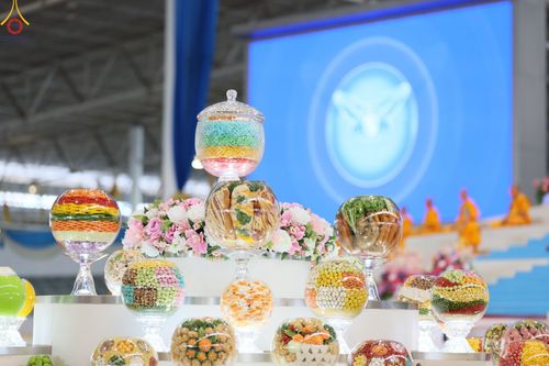 ภาพ No.86899:พิธีตักบาตร , พิธีบูชาข้าวพระ , พิธีจุดเทียนใจ ไฟนิรันดร์ อนันตชัย ในวันอาทิตย์ต้นเดือน 3 กันยายน พ.ศ. 2566 ณ วัดพระธรรมกาย