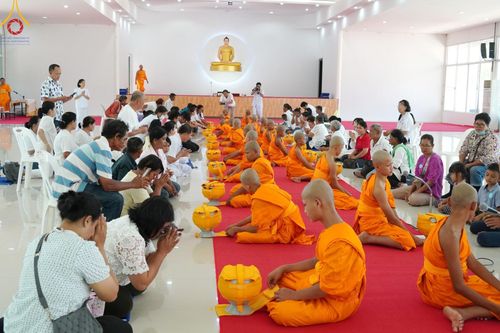 ภาพ No.134903:พิธีตัดปอยผม พิธีขอขมารับผ้าไตร พิธีบรรพชา และพิธีถวายบาตร ในโครงการบรรพชาสามเณร ฟื้นฟูพระพุทธศาสนาทั่วไทย  ณ ศูนย์ปฏิบัติธรรมและศูนย์อบรมเยาวชนเพชรบุรี ต.ท่าแลง อ.ท่ายาง จ.เพชรบุรี