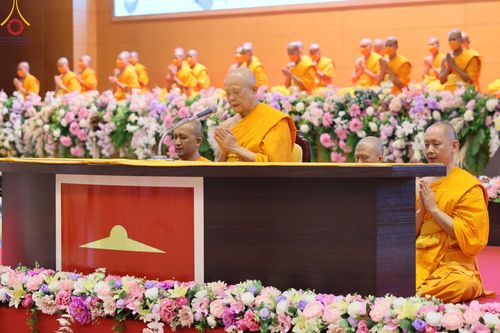 ภาพ No.124699:พิธีมอบโล่วัชรเกียรติยศ โครงการตอบปัญหาศีลธรรมเพื่อสันติภาพโลก (World-PEC) ต่างประเทศ ครั้งที่ 17 ณ ห้องแก้วสารพัดนึก 1 วัดพระธรรมกาย ในวันมาฆบูชา เสาร์ที่ 24 กุมภาพันธ์ พ.ศ. 2567