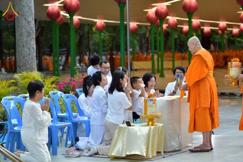 ภาพ No.233205:วันที่ 11 กรกฏาคม พ.ศ. 2568 พิธีอธิษฐานพรรษา ของคณะสงฆ์ ณ โบสถ์พระไตรปิฎก วัดพระธรรมกาย ต.คลองสาม อ.คลองหลวง จ.ปทุมธานี