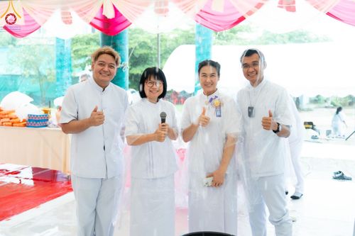 ภาพ No.146622:พิธีทอดผ้าป่าสร้างหลังคาอาคาร 80 ปี หลวงพ่อธัมมชโย ณ ศูนย์ปฎิบัติธรรมวิหารแดง จังหวัดสระบุรี วันอาทิตย์ที่ 28 กรกฎาคม พ.ศ. 2567